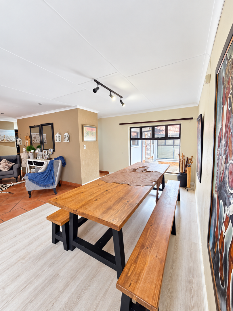4 Bedroom Property for Sale in Wilkoppies North West